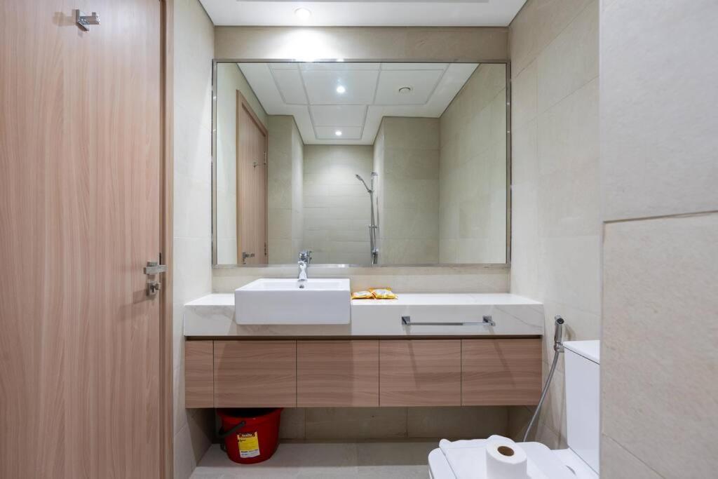 Apartment - 12 Min Downtown - Pool - Azizi Riviera